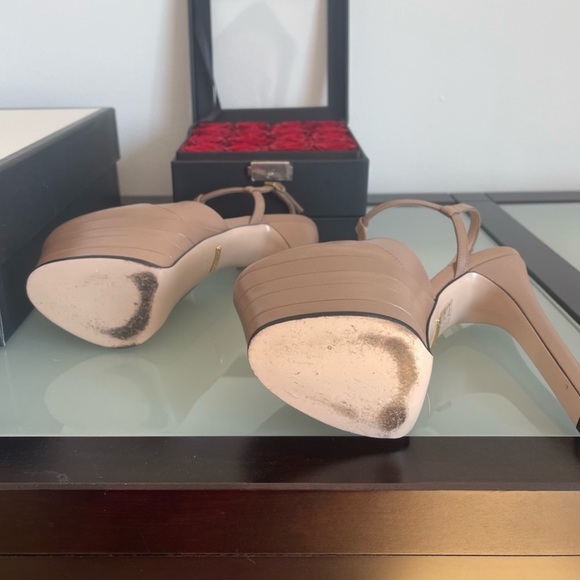 GUCCI
Malaga Kid T Strap Platform Pumps 40.5 Porcelain Rose size 6 nude - Picture 2 of 14